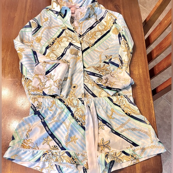 Victoria's Secret Other - Victoria’s Secret Pajama Set Nautical White with Gold Shell Chain Navy Stripe